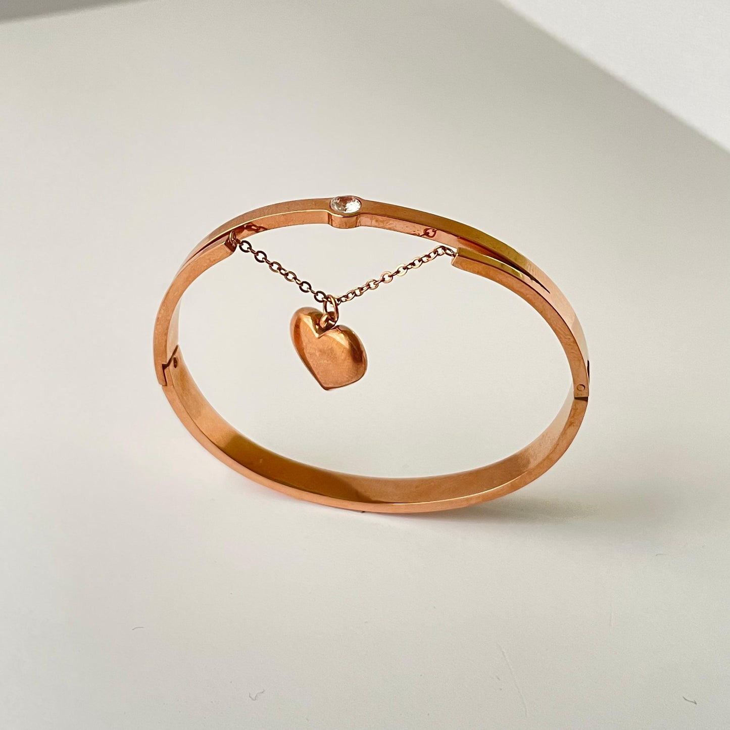 Unique Rose Gold Beautiful Heart Bracelet - Anti-Tarnish