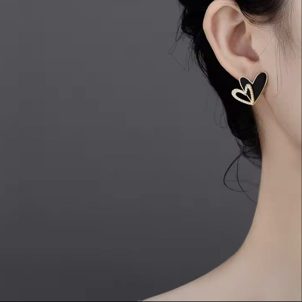 Classy Black Heart Korean Earring