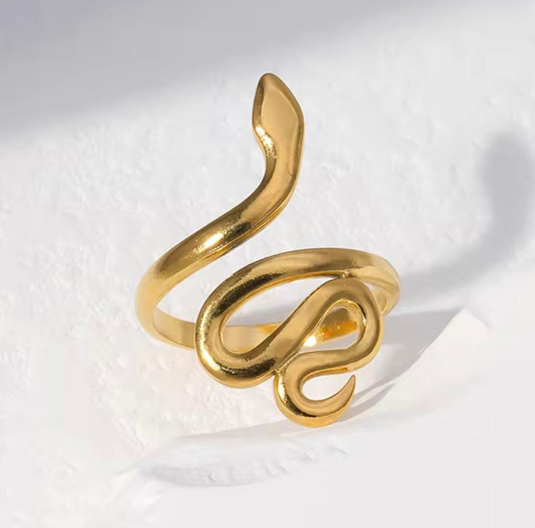 Classy Snake Ring - 18K Gold Plated
