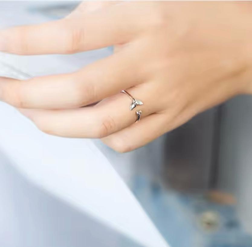 Elegant Fish Tale Ring - Stainless Steel