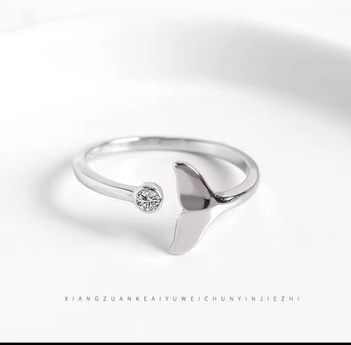 Elegant Fish Tale Ring - Stainless Steel