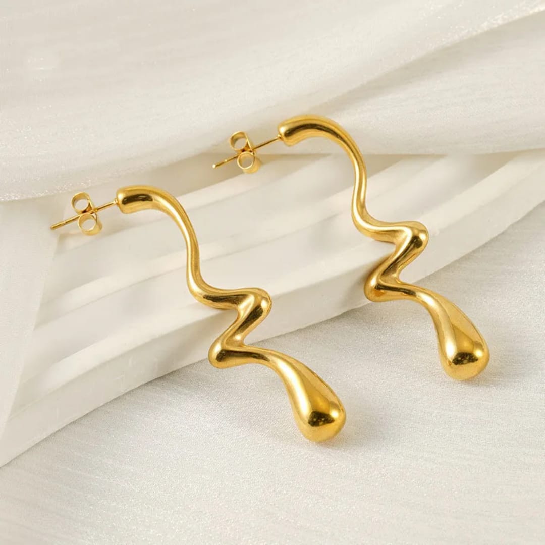 Classic Curved Wave Gold Earrings - 18K Gold Plated