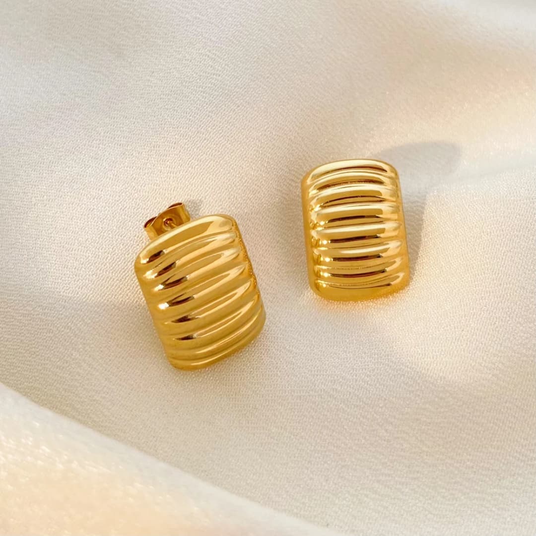 Vintage Ribbed Curved Hoops - 22K Gold Plated