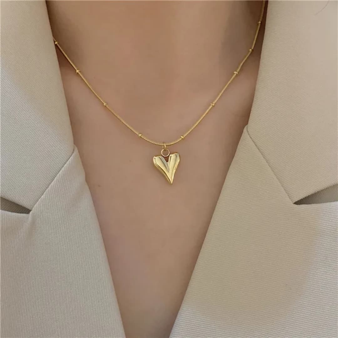 Trending Heart Pendent Necklace - 18K Gold Plated