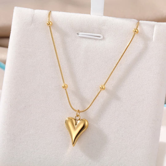 Trending Heart Pendent Necklace - 18K Gold Plated