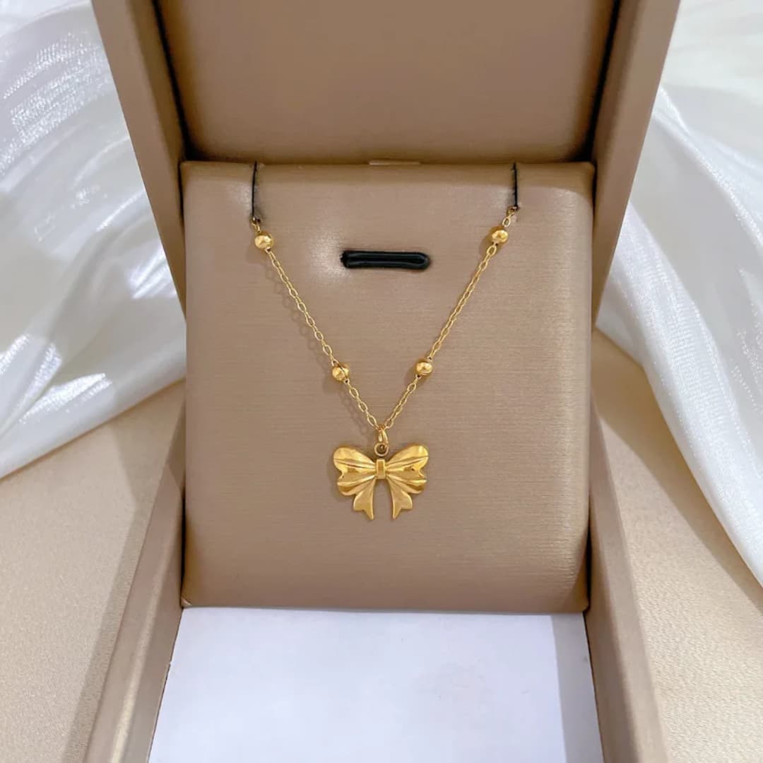 Elegant Bow Pendent Necklace - 18K Gold Plated