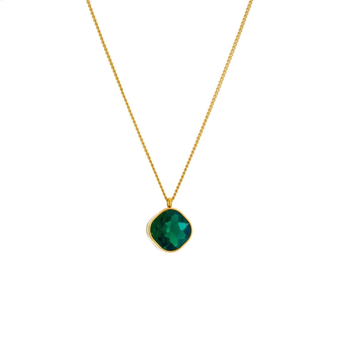 Elegant Emerald Stone Pendent Necklace - 18K Gold Plated