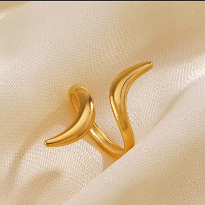 Serpentine Line Ripple Ring 18K Gold Plated - Adjustable