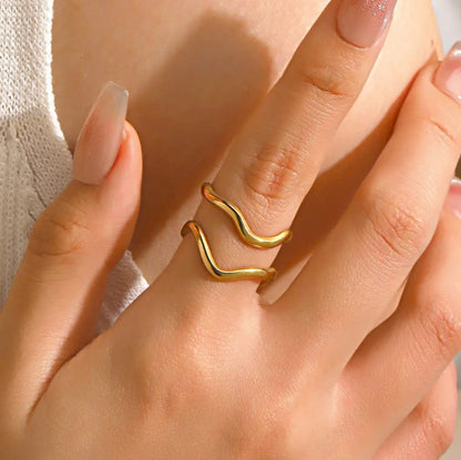 Chunky Hollow Wavy Ring 18K Gold Plated - Adjustable