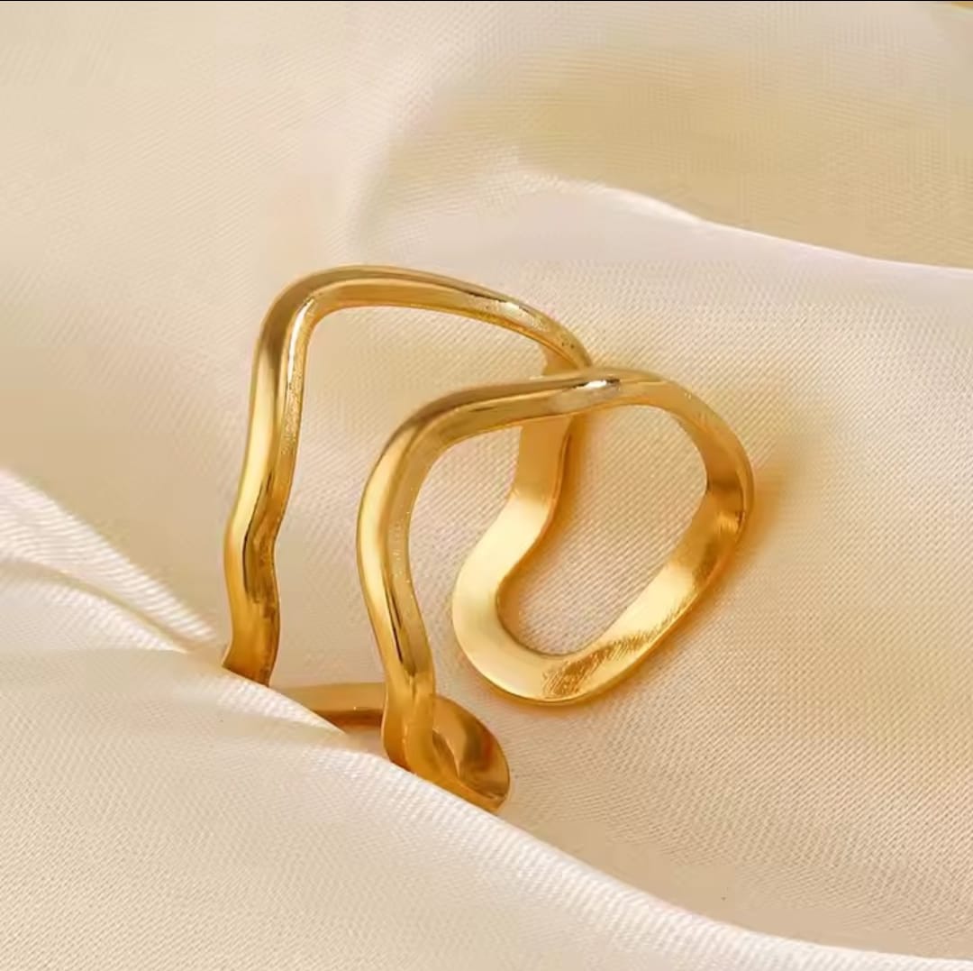 Chunky Hollow Wavy Ring 18K Gold Plated - Adjustable