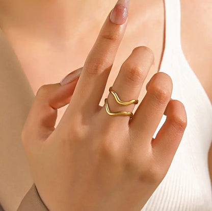 Chunky Hollow Wavy Ring 18K Gold Plated - Adjustable