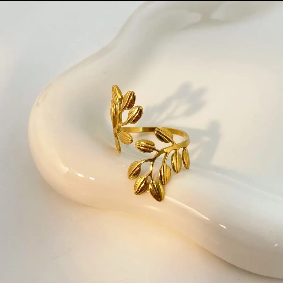 Exaggerated Leaf Ring 18k Gold Plated - Adjustable