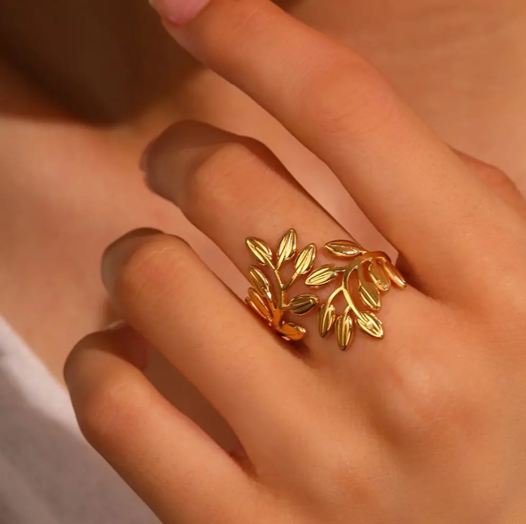 Exaggerated Leaf Ring 18k Gold Plated - Adjustable