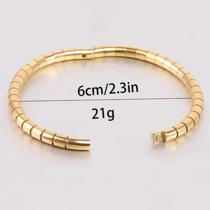 Minimal Twisted Bangle - 22K Gold Plated