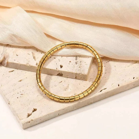 Minimal Twisted Bangle - 22K Gold Plated