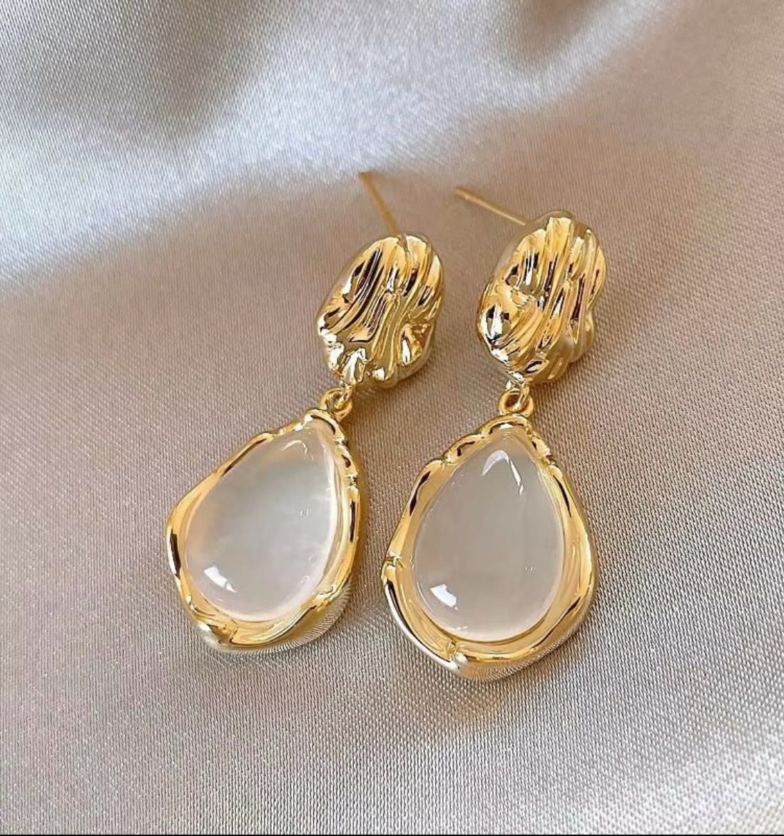 Golden Water Droplet Korean Earring