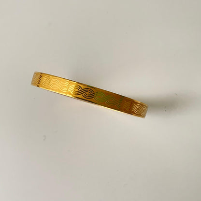 Classy Golden Bracelet - 22K Gold Plated