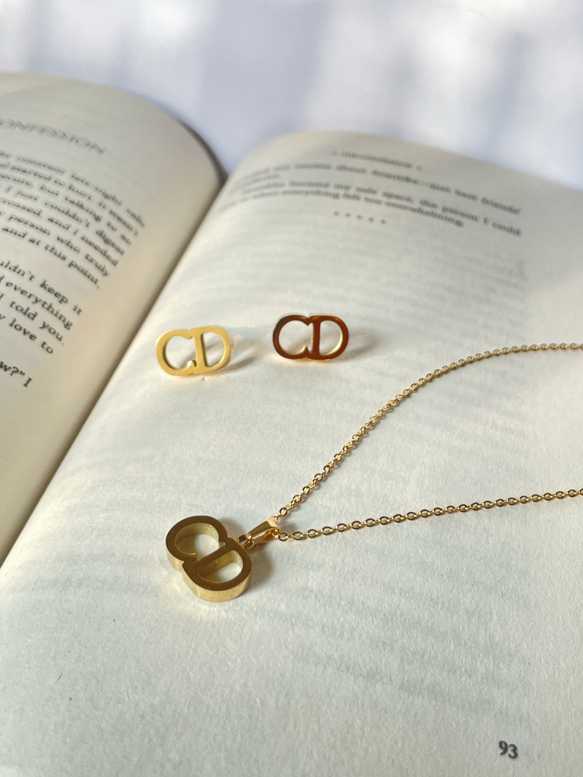 Elegant CD Pendent Set - 18K Gold Plated