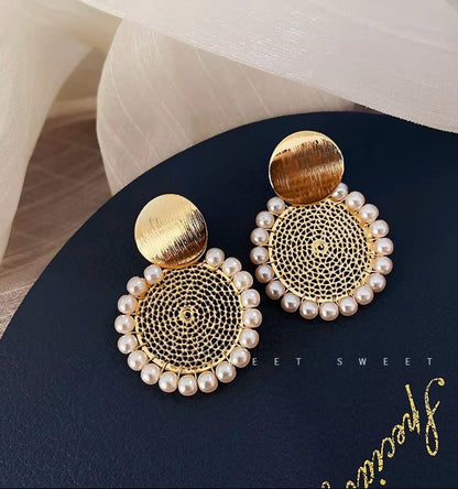 Mandala Pearl Earring