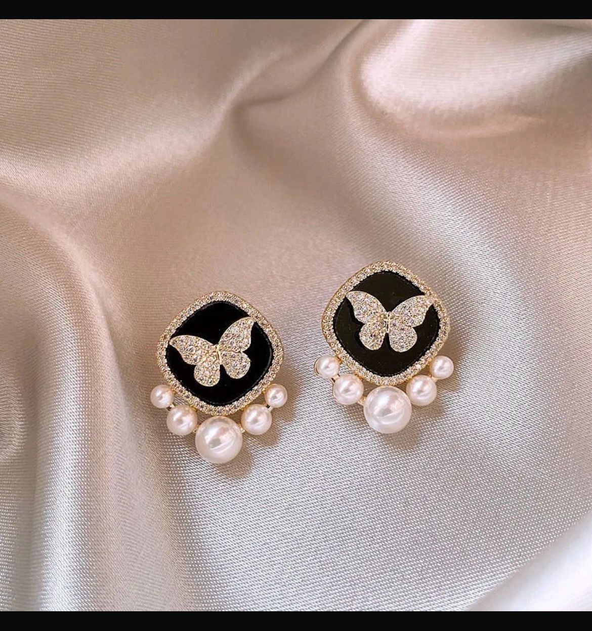 Black Butterfly Pearl Korean Earring