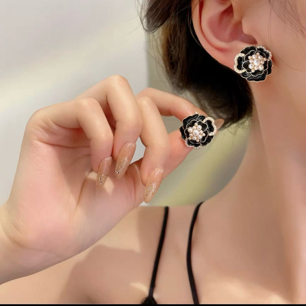 Rose Black Flower Korean Earing