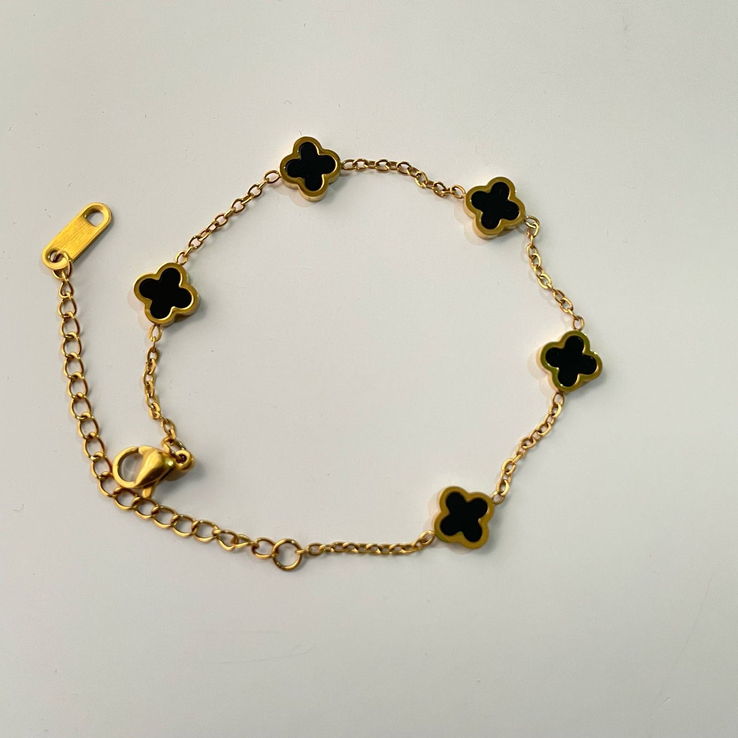 Minimal Clover Bracelet - 22K Gold Plated