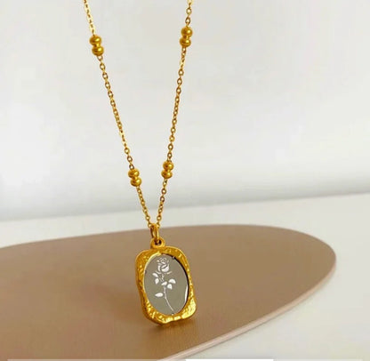 Retro-Inspired Mirror Pendant Necklace - Anti-Tarnish